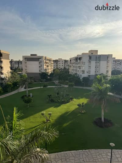 Furnished apartment for rent in Madinaty, 165 square meters, ultra-super-luxurious finishing, very elegant furnishings, wide garden view, and Privado Club. A great deal!