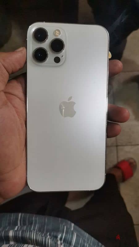 Iphone 12pro max 4
