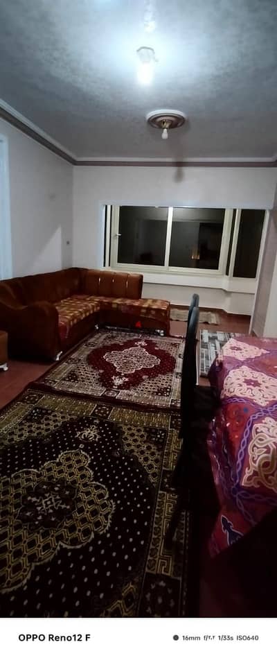 For daily rent, a furnished apartment in Maadi consisting of two bedrooms, a reception, a bathroom, and a kitchen on the 12th floor with an elevator for families, families, and young people who are committed only.