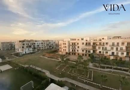 Resale penthouse for sale in Fay Sodic Compound, Sheikh Zayed: 171 sqm interior area plus a 130 sqm roof terrace rtm