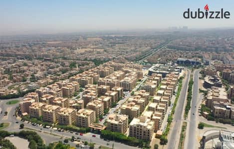 شقة للبيع بخصم 15 % من سعرها استلام فوري داخل كمبوند جاهزه للمعاينه امام الرحاب ودقايق من وتر واي اقساطك متساوية مع الشركة