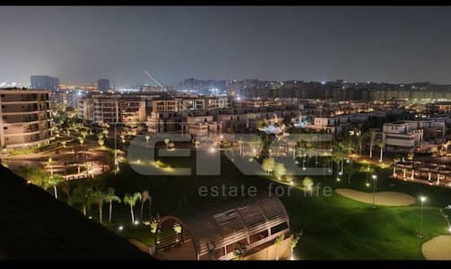 شقة لقطة لوكيشين مميز 3 غرف نوم للبيع في تاج سلطان