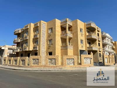 شقه للبيع -مدينة العبور الحي السادس فيلات - علي بعد 3 دقايق من كارفور -امام سنترال الحي السابع