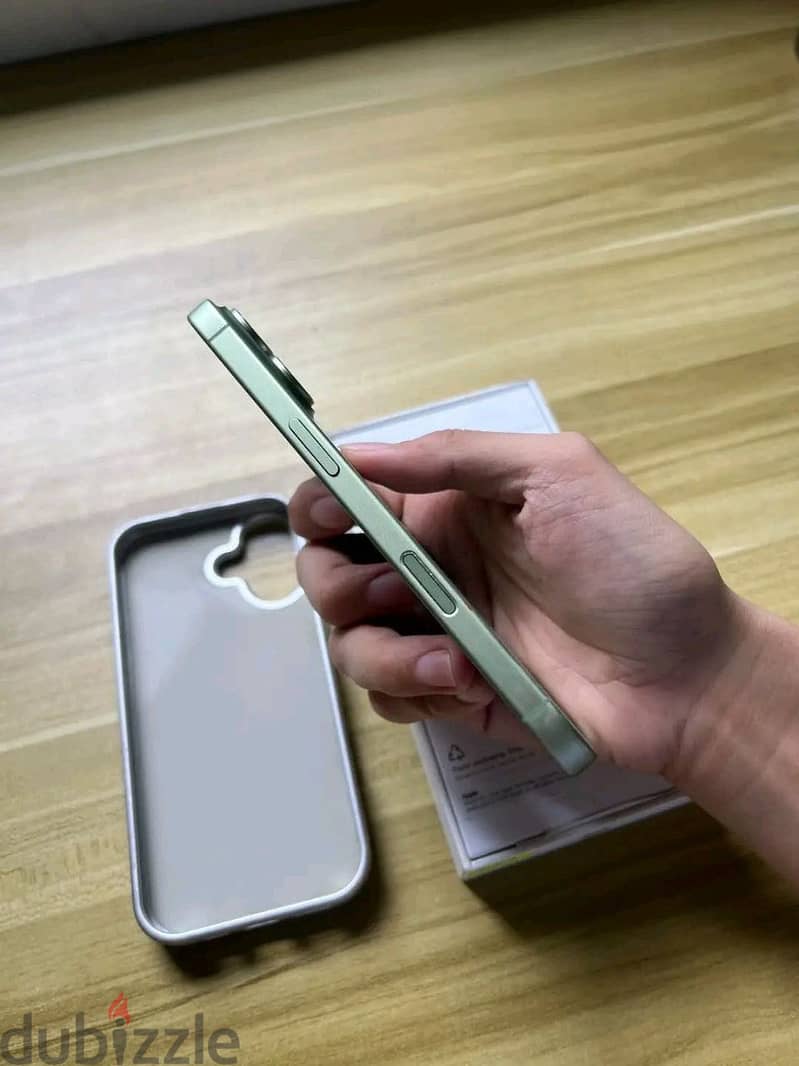 Apple - iPhone 17 4