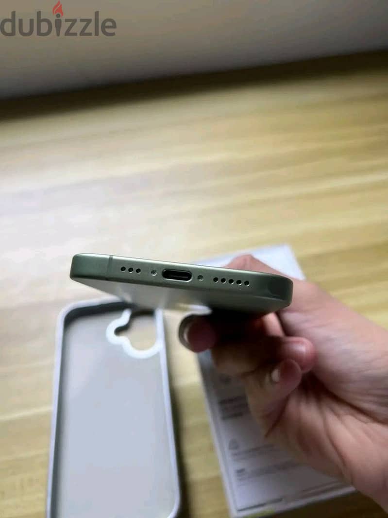 Apple - iPhone 17 2