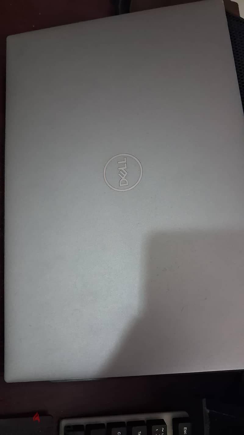 Dell precision 5560 1