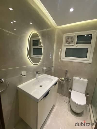 3 Bedroom Apartment With Premium Kitchen First Use Lake & Landscape View For Rent – The Square