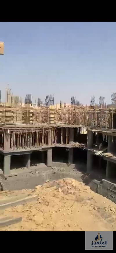 شقة للبيع في كمبوند جرين جيت Green Gate في ارقي احياء الحي التاسع بمساحة 130 متر ، 3 غرف نوم و 2 حمام و 2 تراس ، فرصة مميزة للسكن العائلي داخل كمبوند.