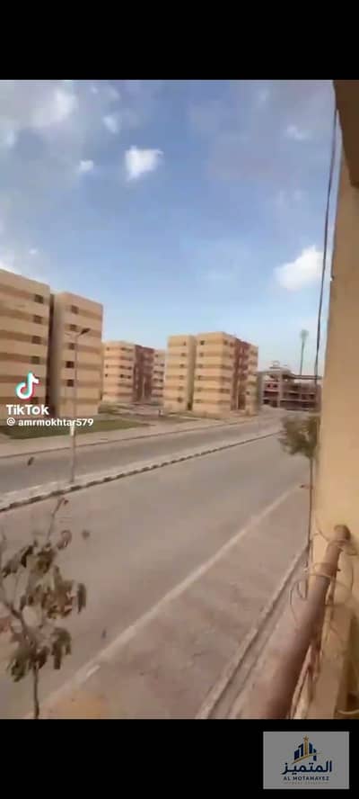 شقة للبيع بمدينة العبور الجديدة، أول حي المجد، دور أرضي بموقع مميز على الطريق مباشرة، فرصة ممتازة للسكن أو الاستثمار.