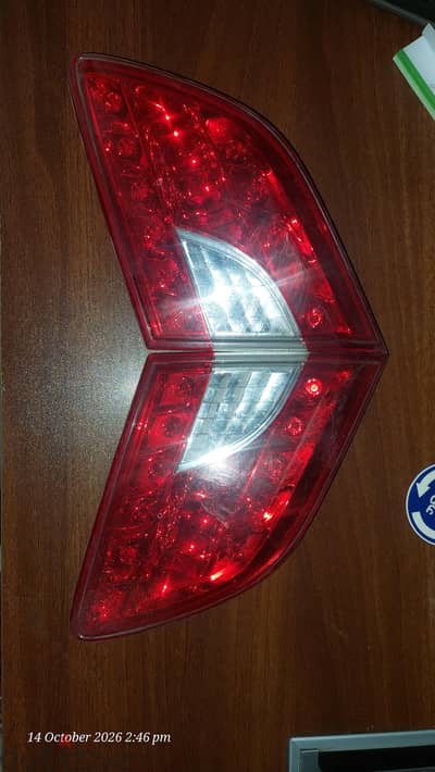 فوانيس خلفي الجزء الخاص بالشنطه سنترا back light sentra