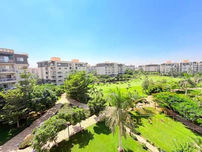 140 sqm apartment for sale in Madinaty (B10), directly facing the services area and the medical center, with a wide garden view.