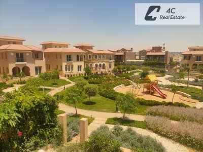 Lowest price available for villa 363m ready to move classic north direction in compound hyde park new cairo fifth settlement