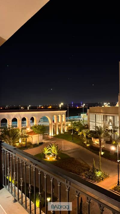 شقة فندقية فاخرة للإيجار المفروش في قلب زايد - كمبوند فيلدج ويست (Village West)