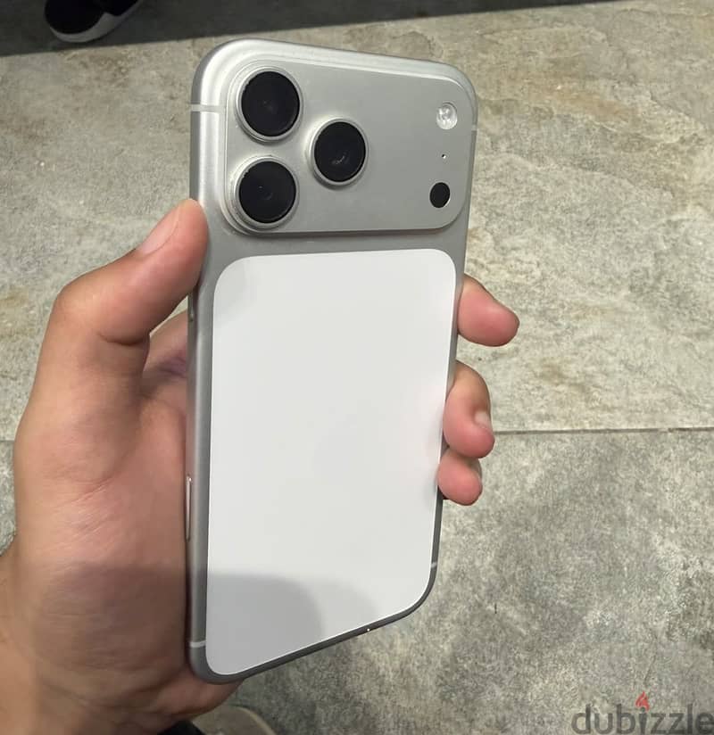 Apple - iPhone 17 Pro Max 1