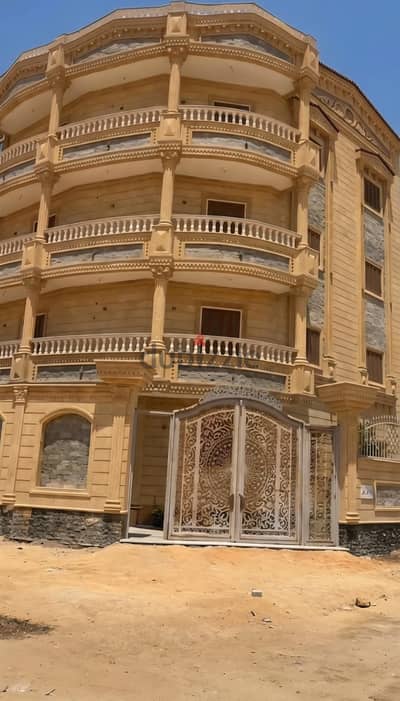 فيلا ٨ شقق واستراحة للبيع