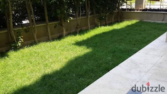 . . . Studio with private garden . . . for rent  prime location