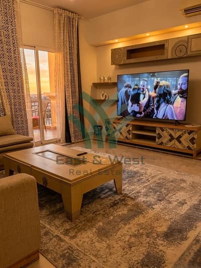 شقة فاخرة مفروشة بالكامل للإيجار في mivida’ميفيدا بوليفارد، القاهرة الجديدة | 3 غرف نوم | غرفة ناني| خدمات ومرافق مميزة | حمام سباحة وجيم-هاى كوميونتي