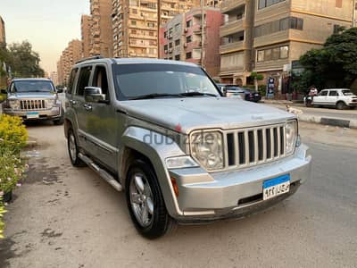جيب شيروكى 2008