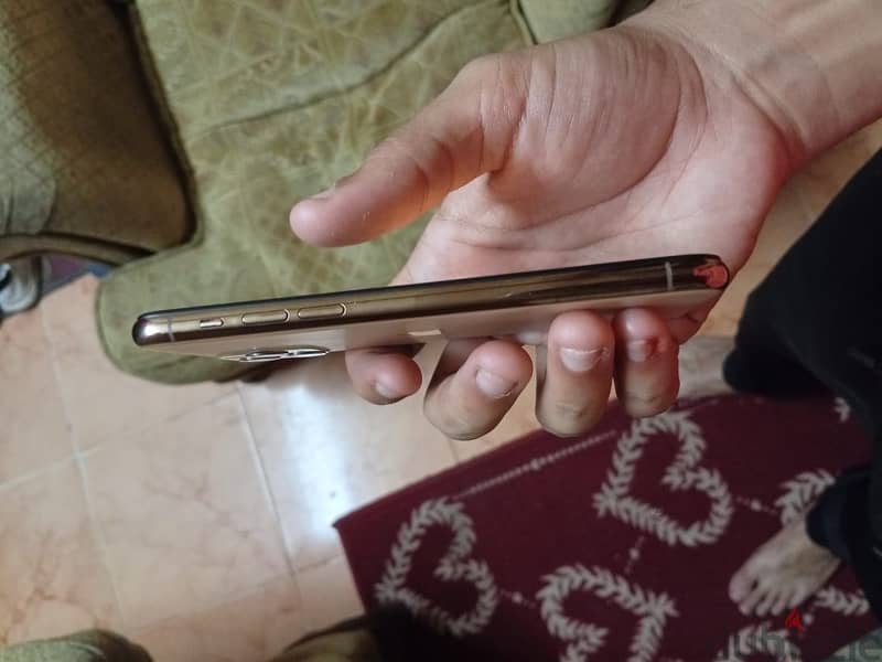 Apple - iPhone 11 Pro 1