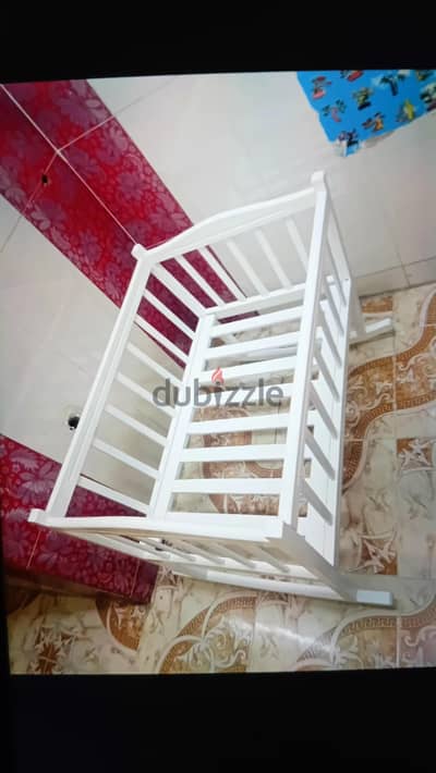 سرير اطفال مع مرتبة