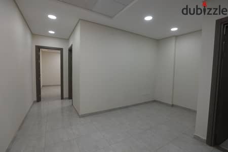 عيادة طبية 100م في التجمع بعائد ايجاري في X Plaza Mall تشطيب كامل واستلام فوري