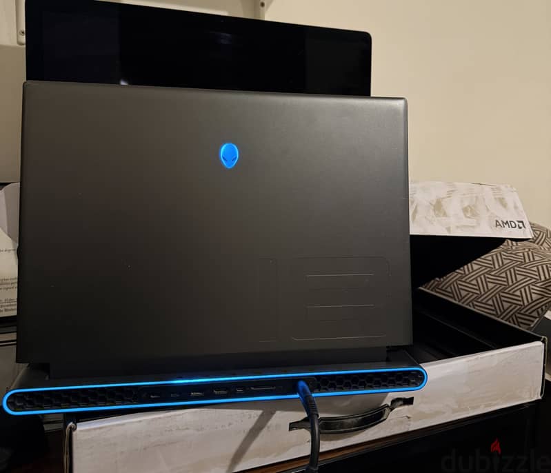 Alienware m18 9