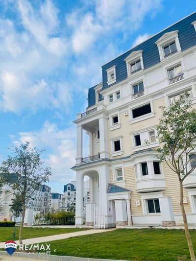 penthouse with roof for sale first use in compound mountain Icity New Cairo with lowest price in very prime location view landscape