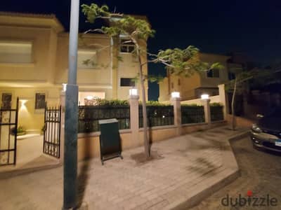 فيلا ايجار تشطيب راقي في بالم هيلز موقع مميز جدا وتشطيب راقي الترا موردن