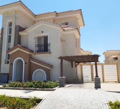Modern Middle Townhouse for Sale in El Maqsad, New Capital | North-Facing | Open View | 392 SQM BUA | Fully Finished | Ready to Move Modern Middle Townhouse for Sale in El Maqsad, New Capital | North-Facing | Open View | 392 SQM BUA | Fully Finished | Ready to Move