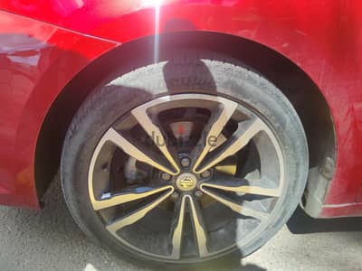 ٤ فرد كاوتش بريدجستون 225/45R18