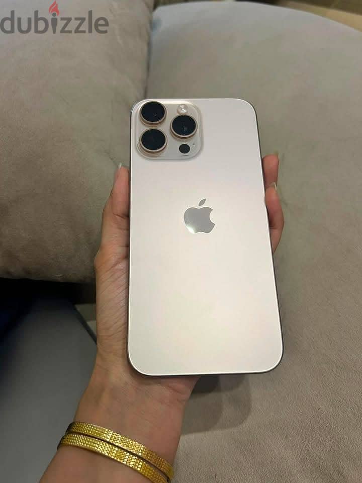 Apple - iPhone 16 Pro Max 3