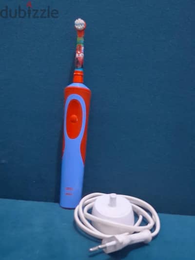 فرشاة أسنان كهربائية من oral-b vitality