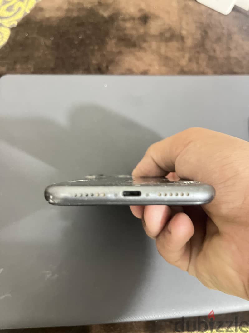 Apple - iPhone 11 3