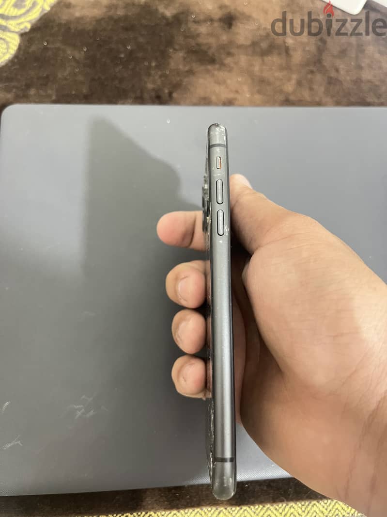 Apple - iPhone 11 4