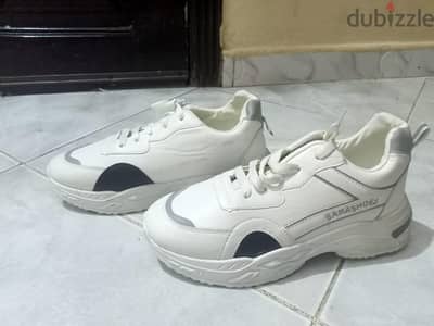 كوتشى حريمى  samashoes ابيض جديد مقاس 40