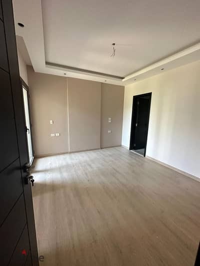شقة للبيع في ذا أدرس إيست  ADDRESS EAST التجمع الخامس - تشطيب كامل وجاهزة للاستلام -  بجوار بالم هيلز وماونتن فيو