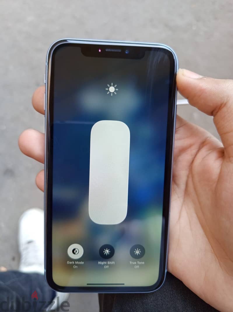 Apple - iPhone XR 1