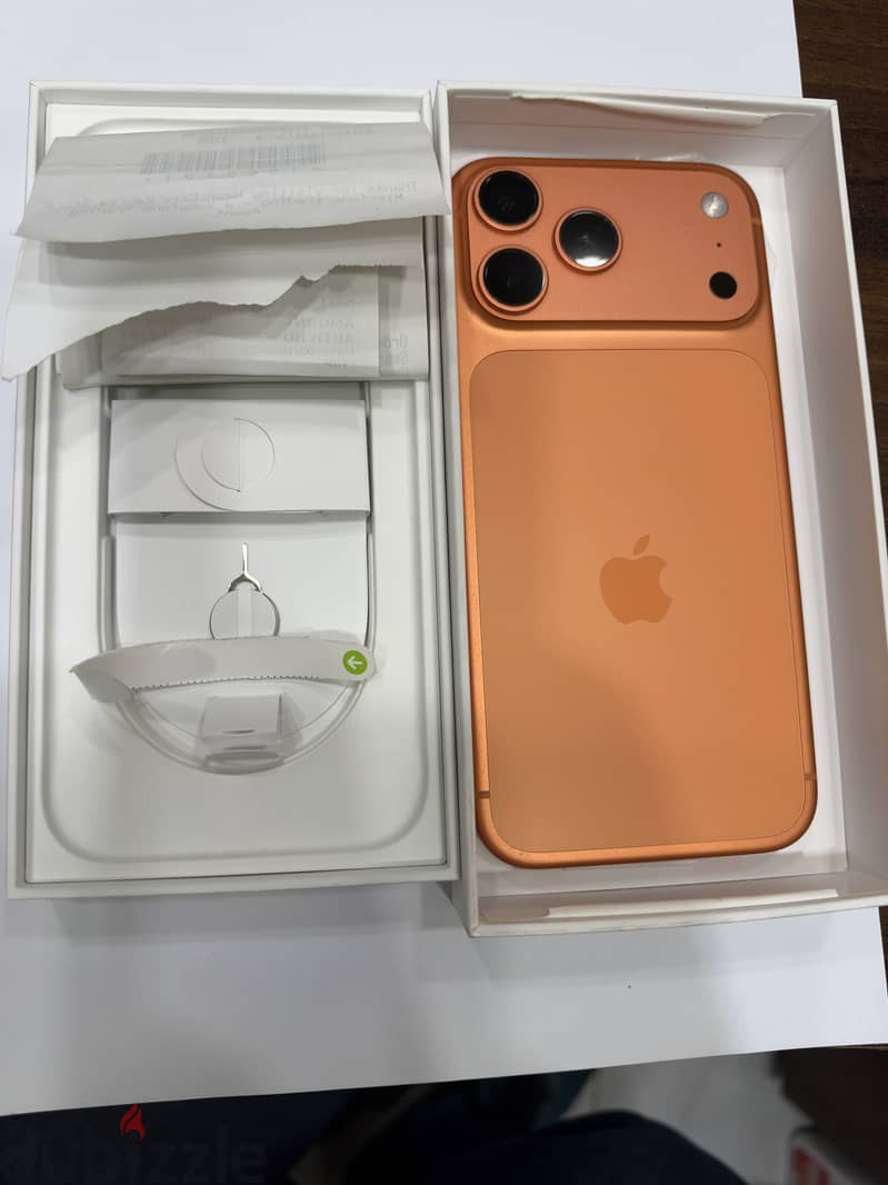 Apple - iPhone 17 Pro Max 2