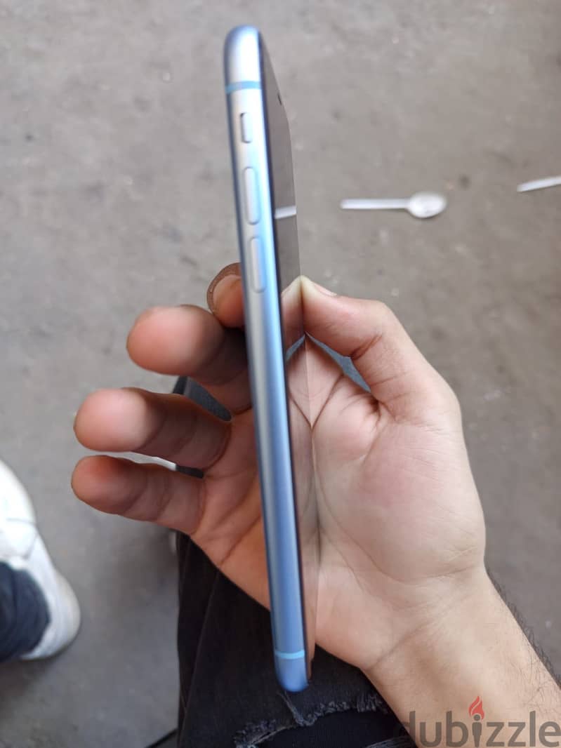 Apple - iPhone XR 3
