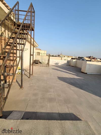 شقه رووف بجوار سعودي ماركت والجامعه الفرنسيه غاز طبيعي