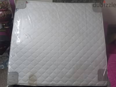مرتبة كومفورت 180 متر في 200 متر 80 سم ومخده 180  سم وخدديه 800 سم