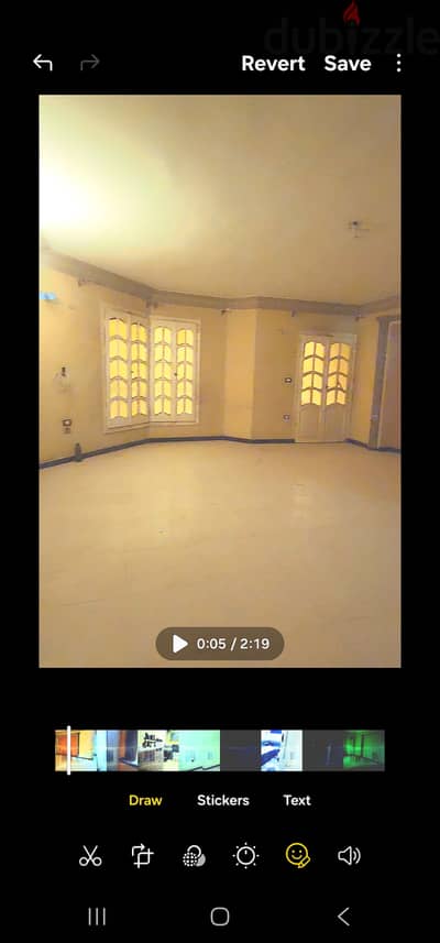 شقة مسجلة. متشطبة يوجداسانسير بها حمامين مطبخ واسع والشقة