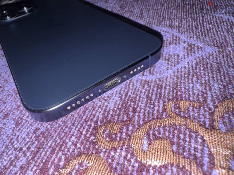 Apple - iPhone 15 Pro Max 3