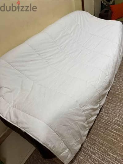٢ لحاف ايكيا مقاس ١٨٠ x ٢٠٠  حالته ممتازة