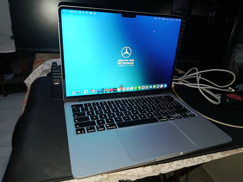 Mac book m5 6