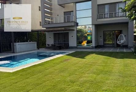 Due to necessity, I'm selling a prime villa with a private pool in Sheikh Zayed.