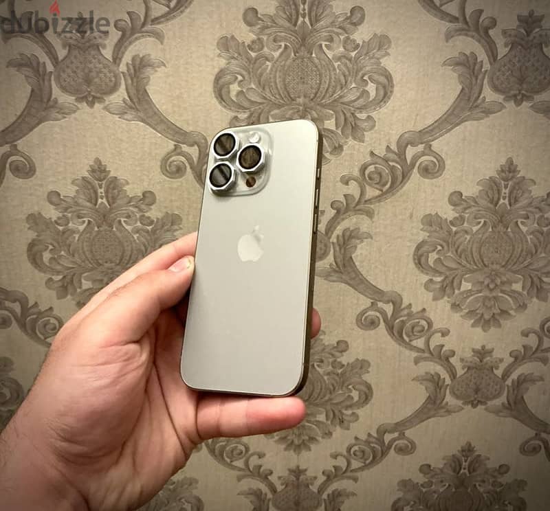 Apple - iPhone 16 Pro 3