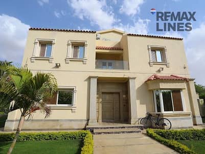 Detached villa for sale in Madinaty, luxury palace with furnishings and appliances, it has 2 swimming baths, model (V)