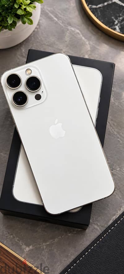 iphone 13 pro 256 بحاله ممتازه للبيع او للبدل باندرويد