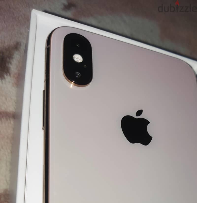 iPhone XS 3
